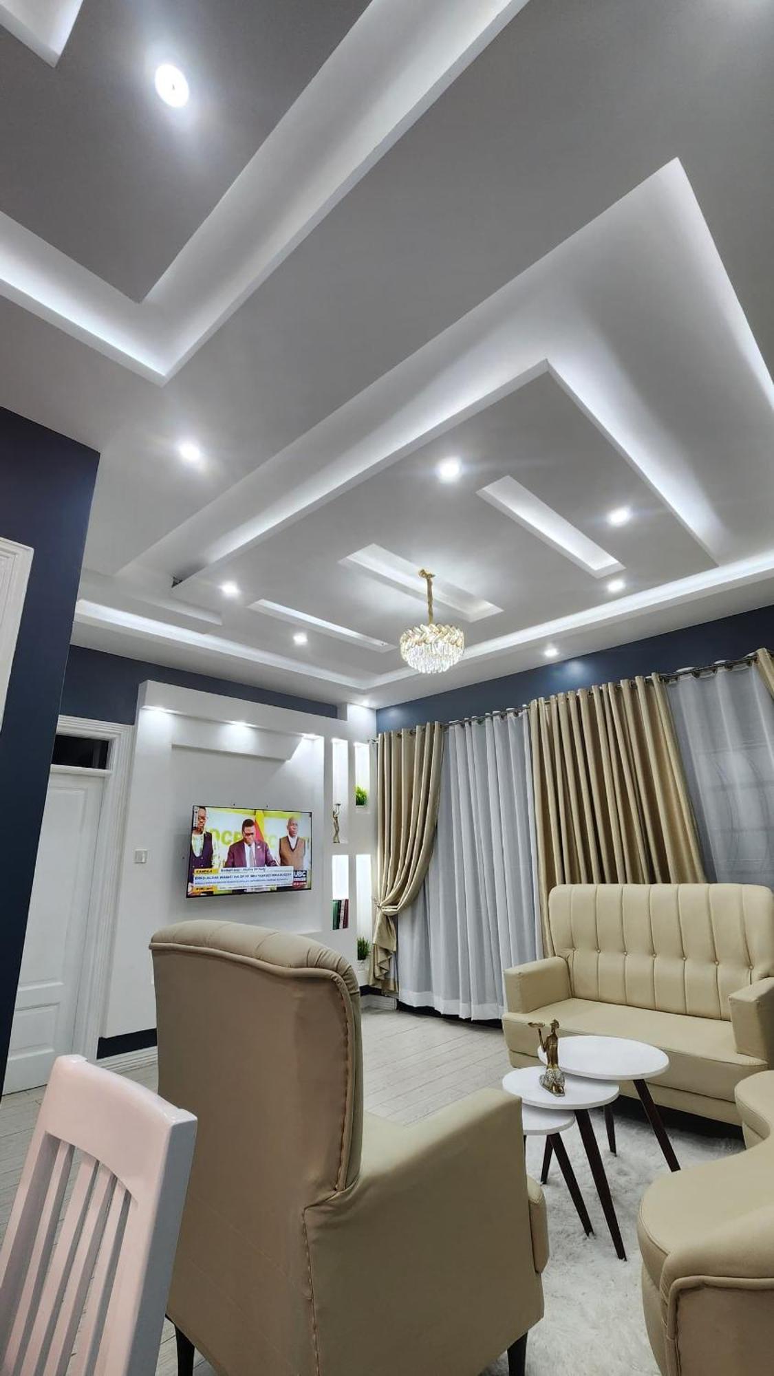 Luxury * Entebbe